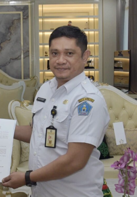 Camat Baruga - Bustan, S.Sos., M.Si.